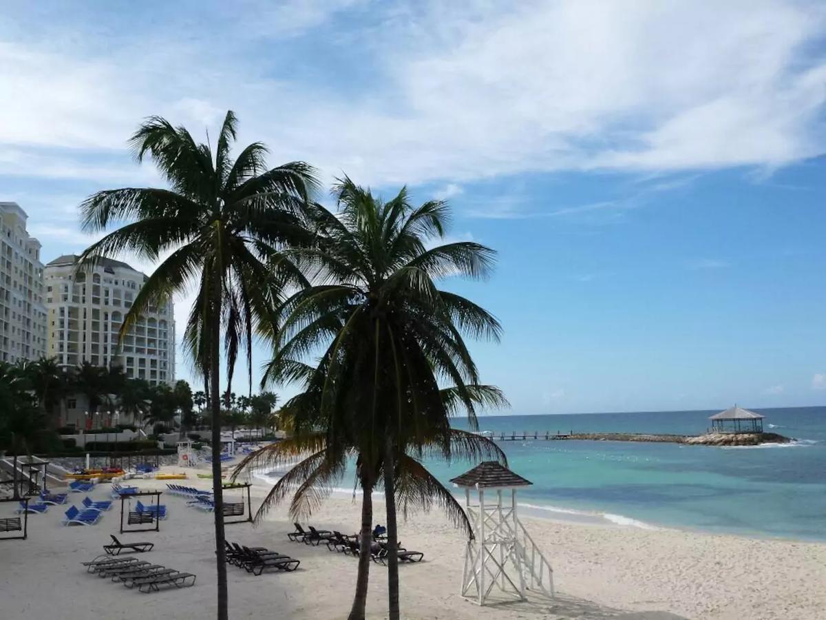 Family Complex Beside Beach W/Pool Montego Bay #1 Bagian luar foto