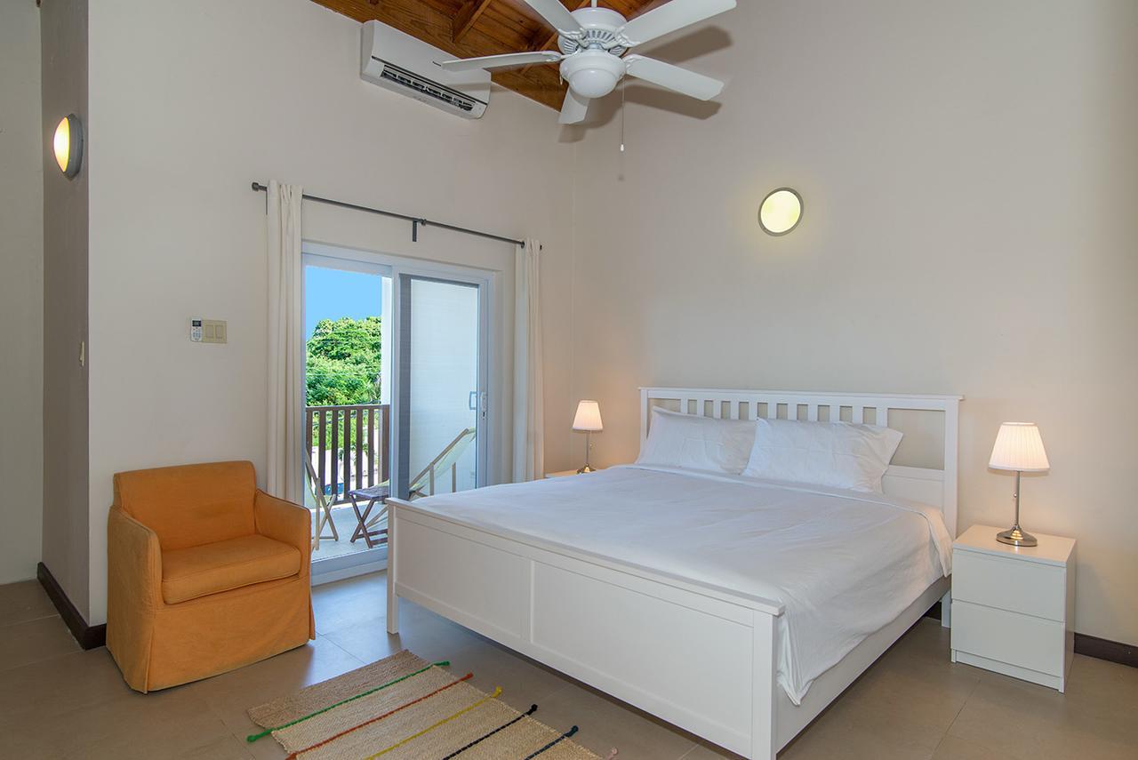 Family Complex Beside Beach W/Pool Montego Bay #1 Bagian luar foto